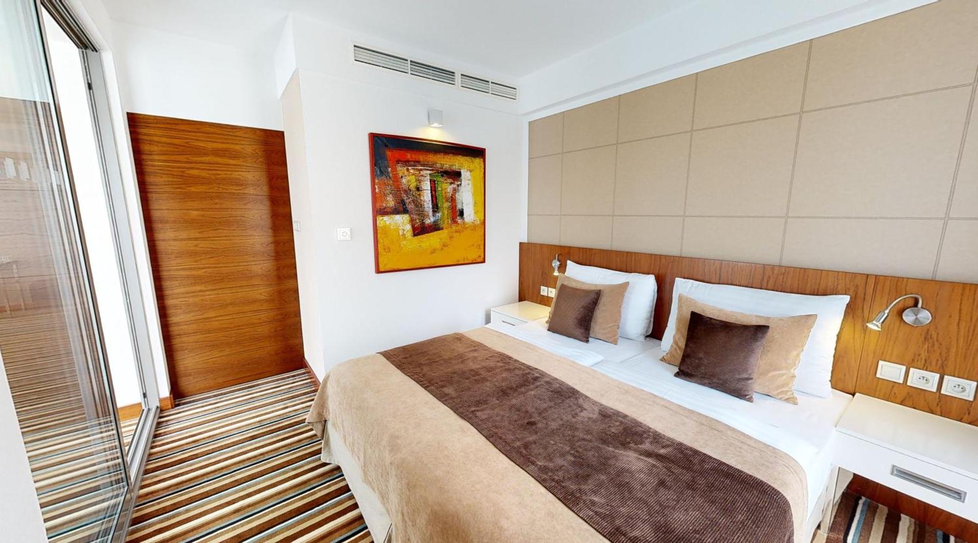 Business Hotel Astrum Laus レビツェ エクステリア 写真