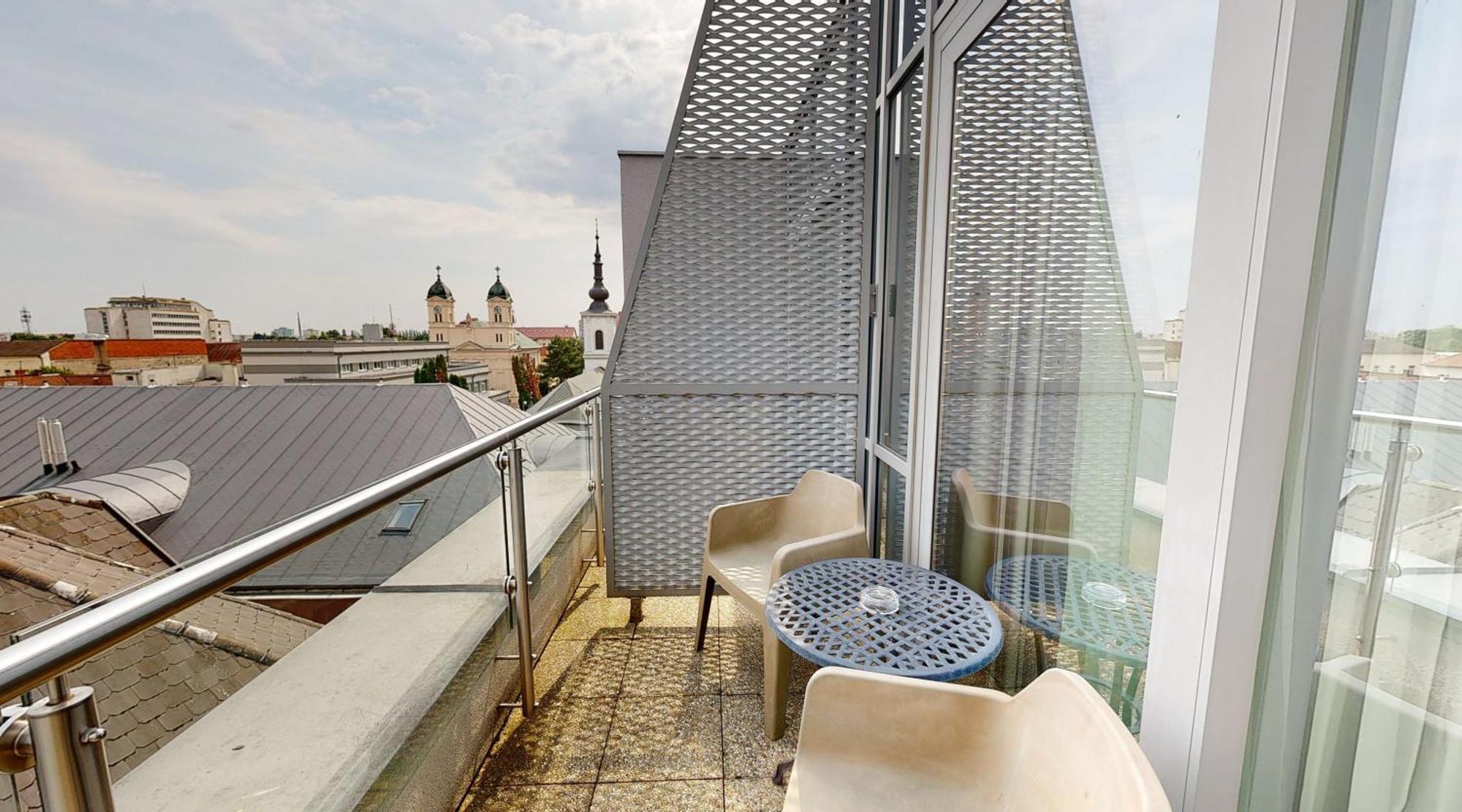 Business Hotel Astrum Laus レビツェ エクステリア 写真