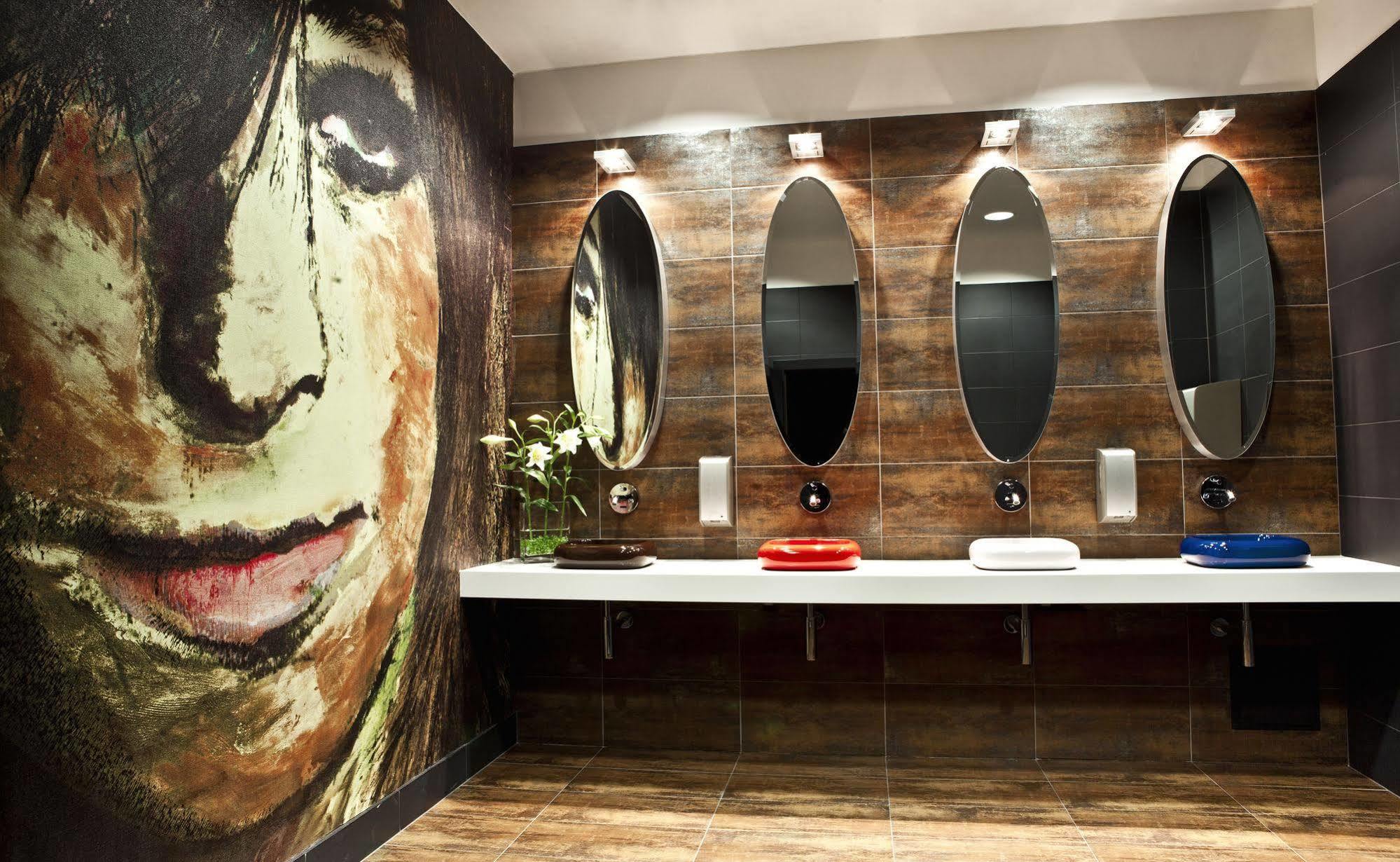 Business Hotel Astrum Laus レビツェ エクステリア 写真