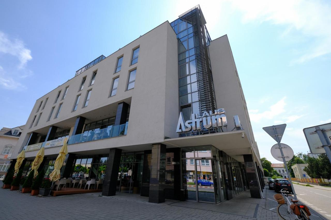 Business Hotel Astrum Laus レビツェ エクステリア 写真
